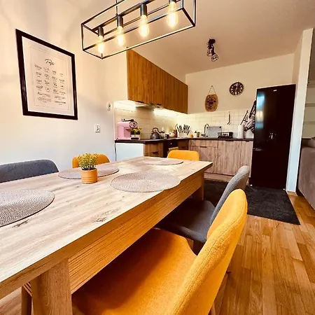 Sniezkowe - Dwupoziomowy Z Garazem Apartment Karpacz