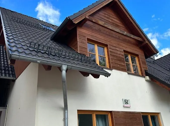 Sniezkowe - Dwupoziomowy Z Garazem كارباش