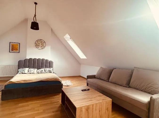 Sniezkowe - Dwupoziomowy Z Garazem كارباش