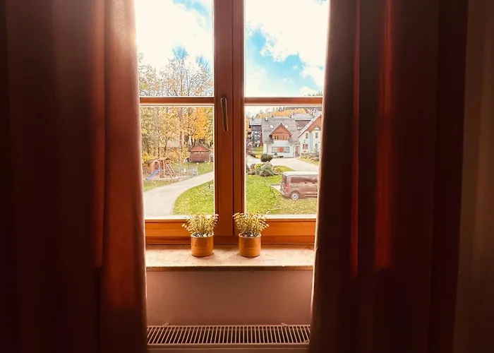 Sniezkowe - Dwupoziomowy Z Garazem كارباش